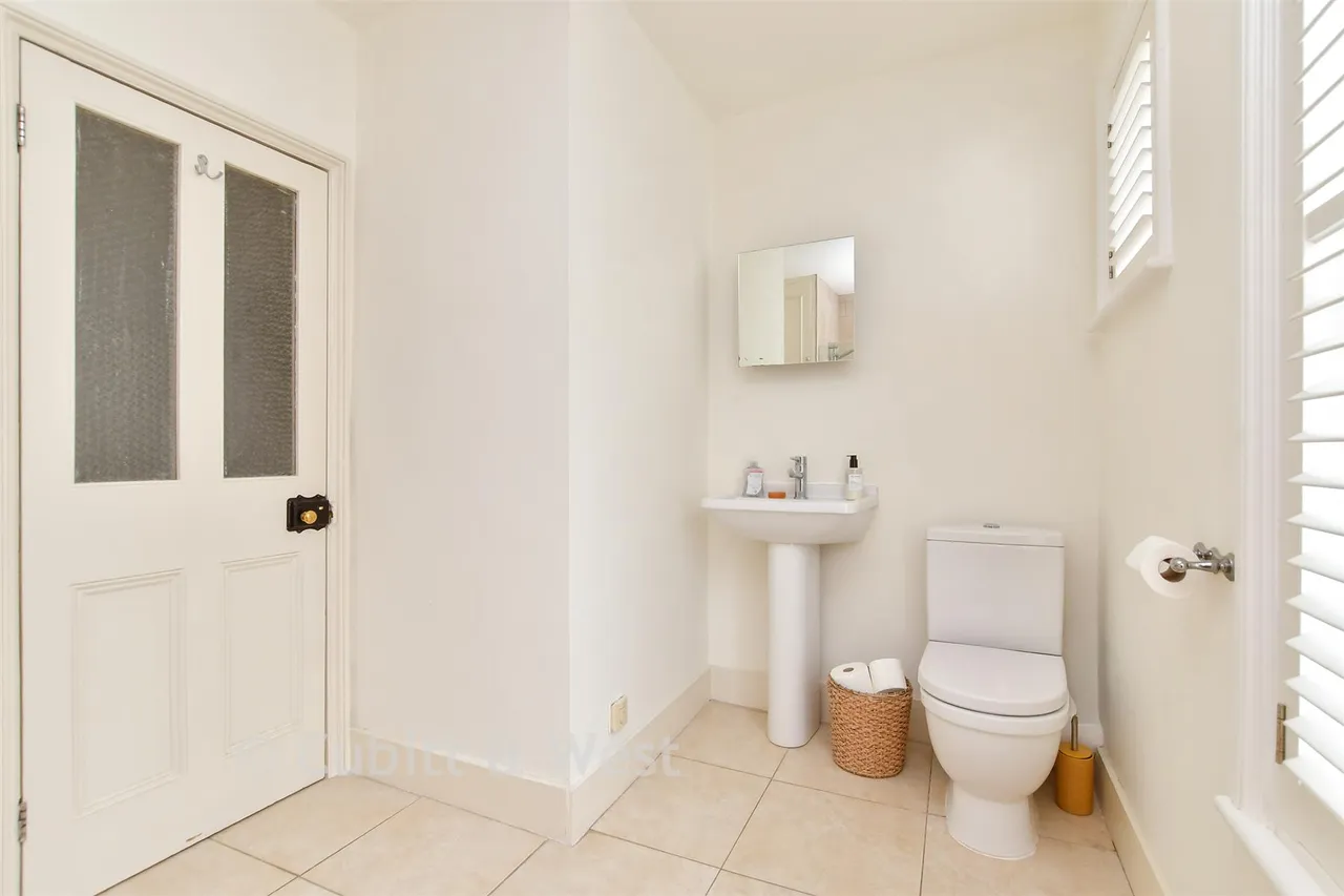 Westcourt Road, Worthing, BN14, photo 16