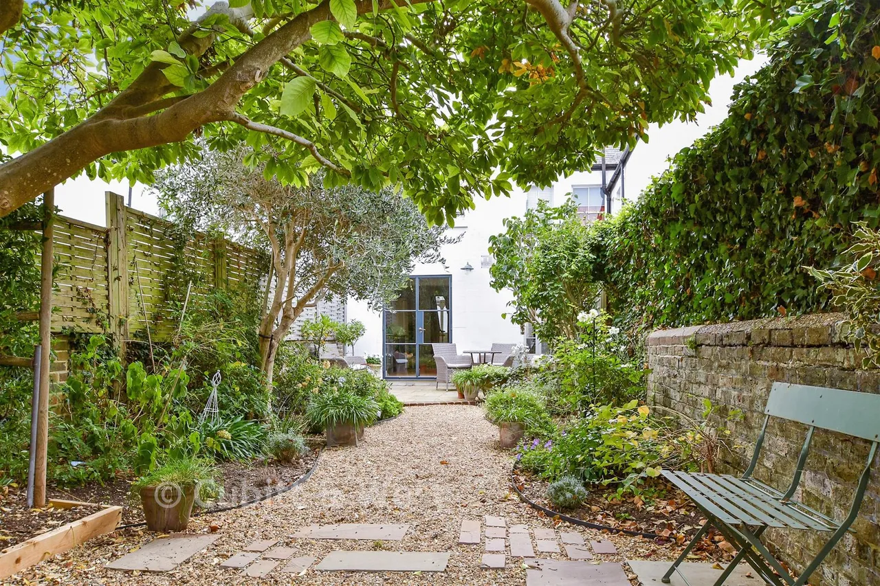 Westcourt Road, Worthing, BN14, photo 17