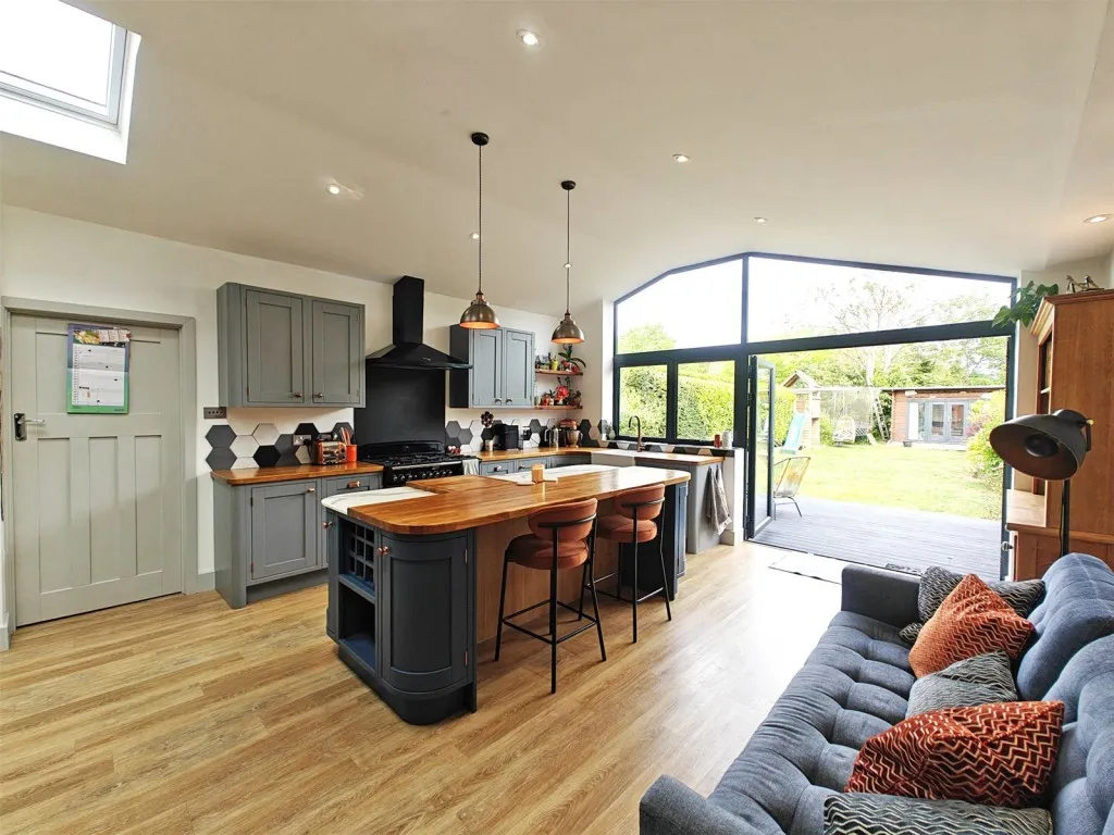 Sway, Lymington, photo 2