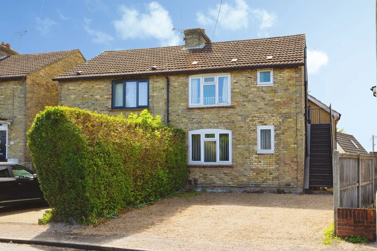 2 bed flat for sale, Bentley Road, Willesborough, TN24