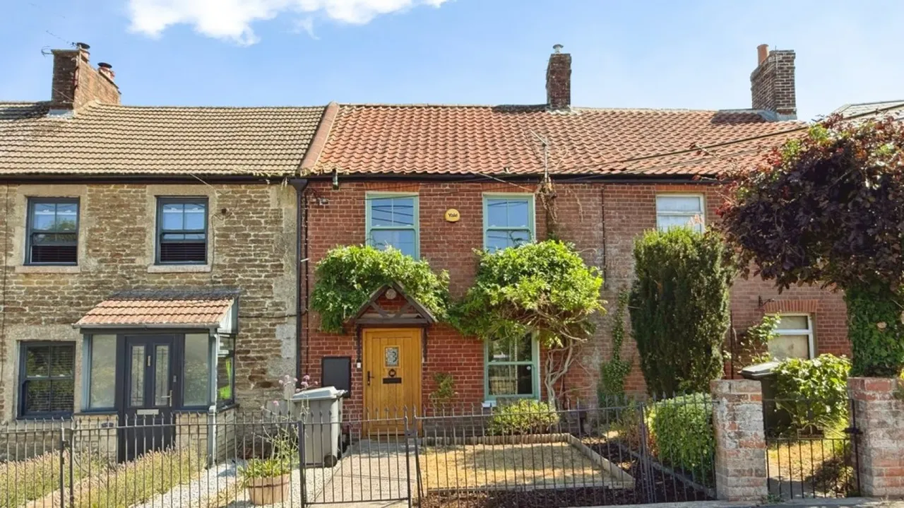 2 bed house for sale — St Marys Lane, Dilton Marsh
