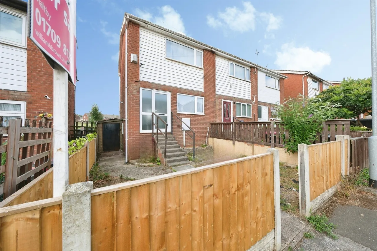 2 bed house for sale — Strauss Crescent, Maltby, Rotherham