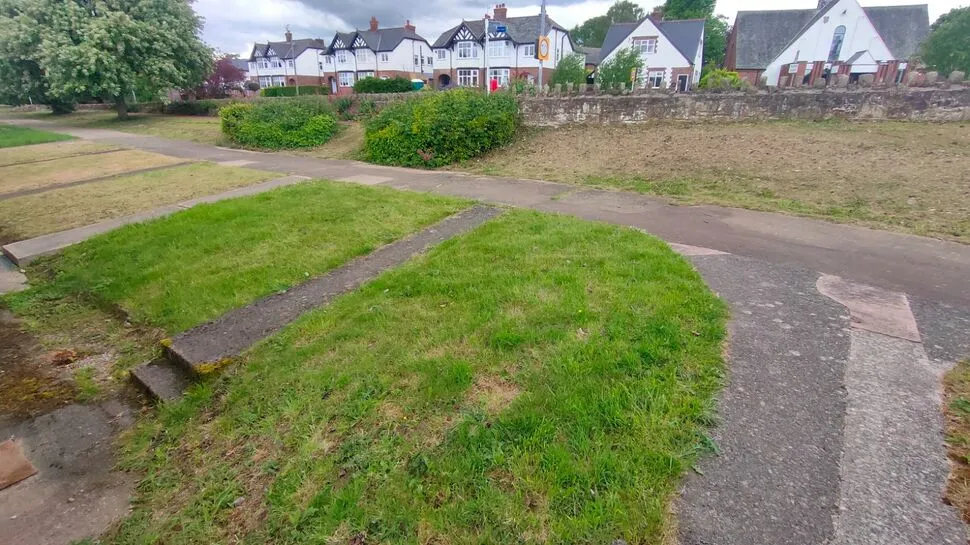 Chester Road, Wrexham, LL12, photo 2