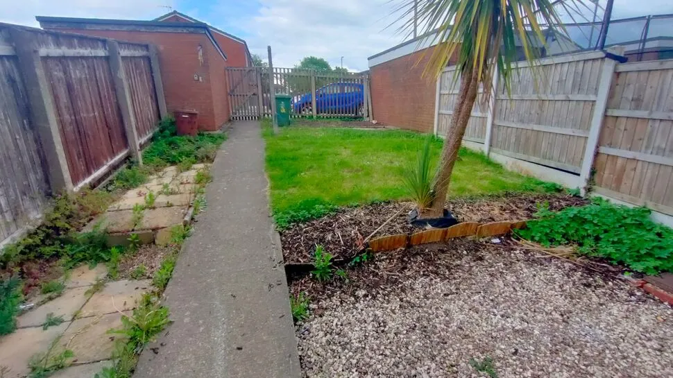 Chester Road, Wrexham, LL12, photo 3