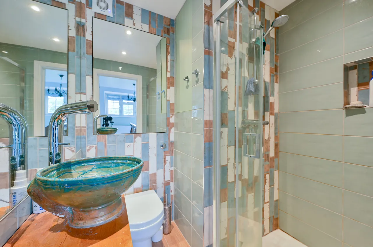 4 Langford Close, London, photo 7