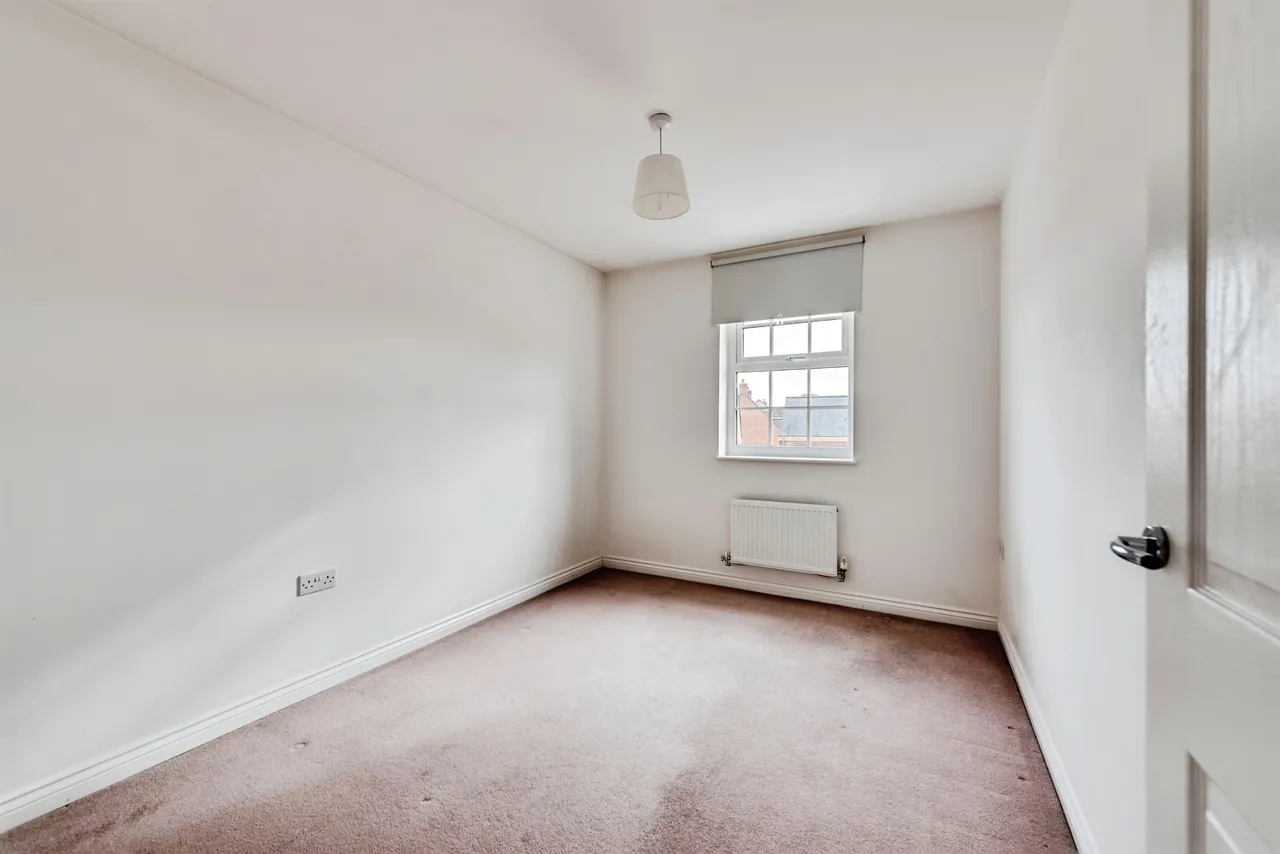 Staldon Court, Swindon, SN1, photo 6