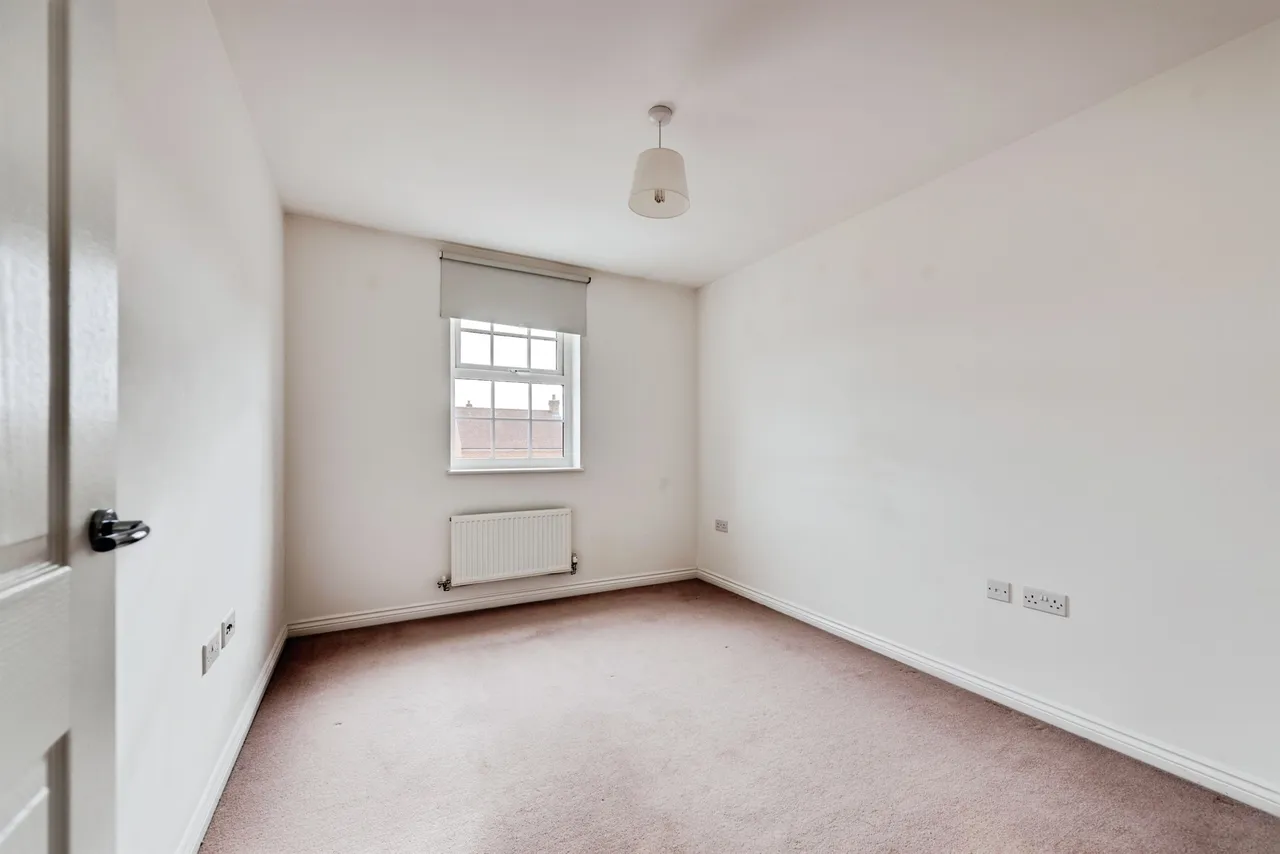 Staldon Court, Swindon, SN1, photo 7