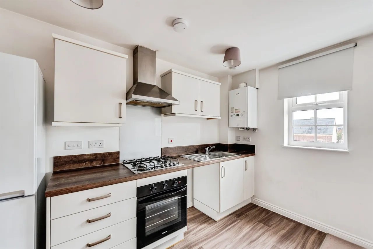 Staldon Court, Swindon, SN1, photo 5