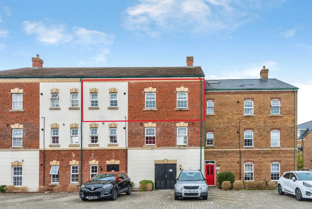Staldon Court, Swindon, SN1, photo 10