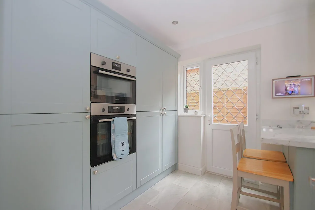 Abbotsbury Road, Bishopstoke, Eastleigh, Hampshire, SO50 8NZ, photo 8