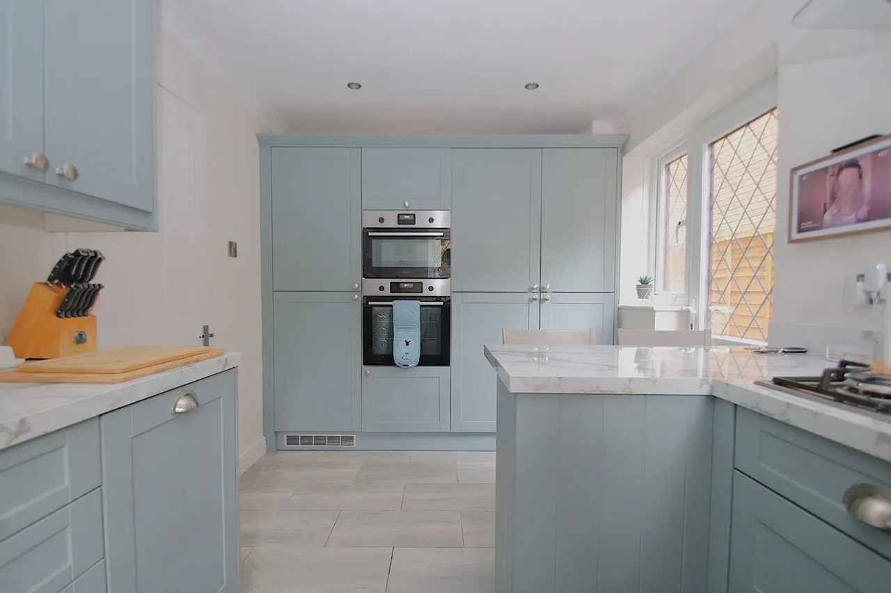 Abbotsbury Road, Bishopstoke, Eastleigh, Hampshire, SO50 8NZ, photo 11