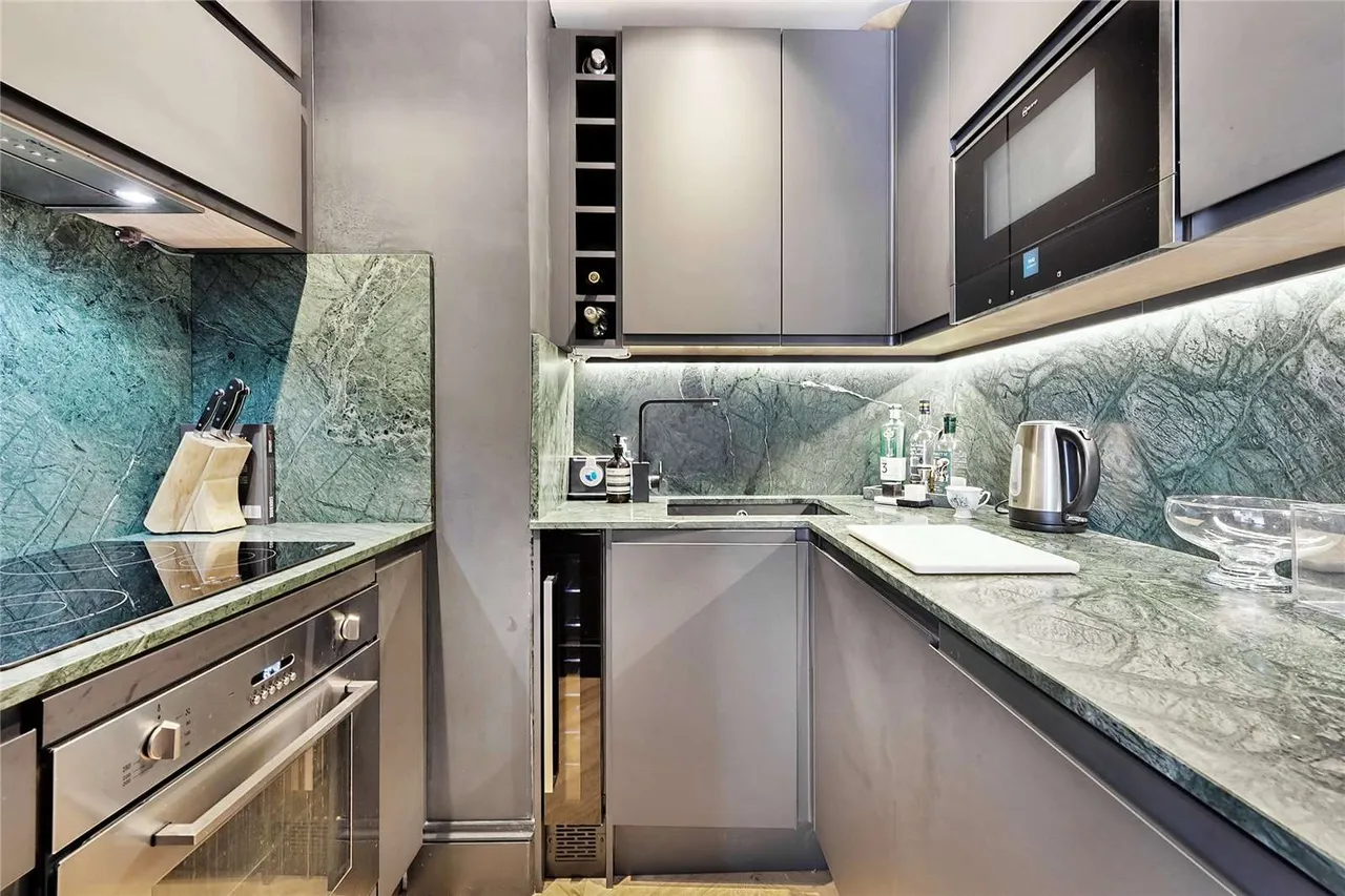 Hornton Street, London, W8 7NR, photo 3