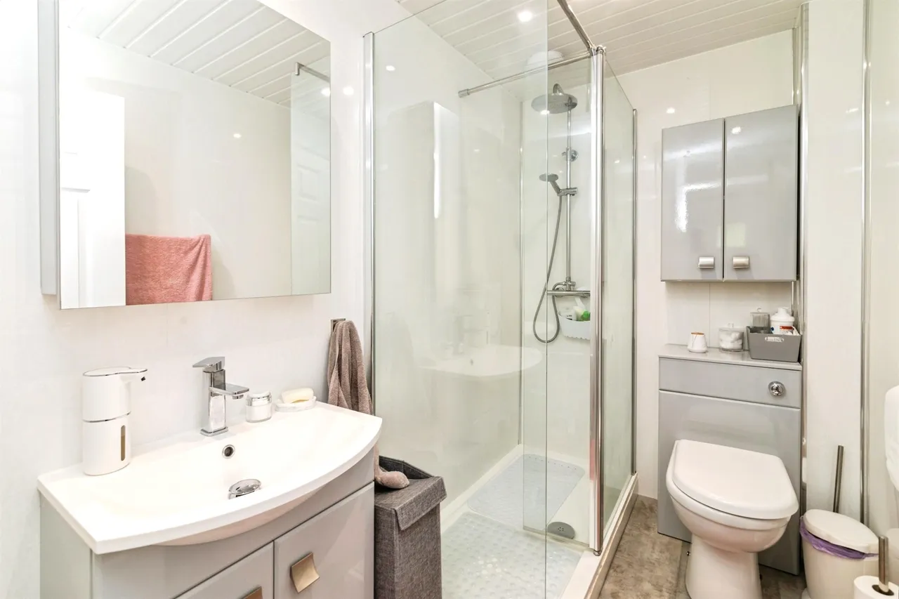 Dell Road, Lowestoft, photo 12