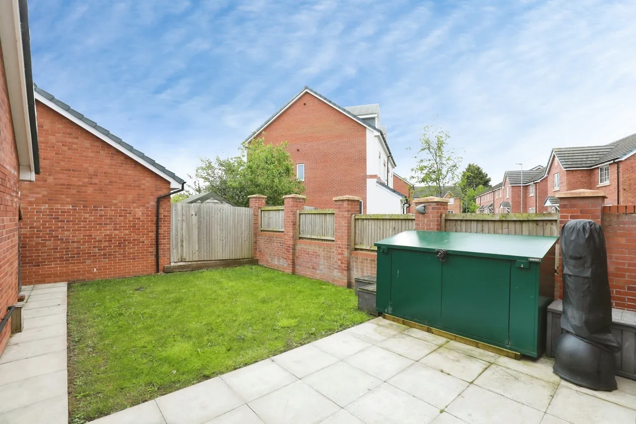 Alfred King Close, Shavington, Crewe, Cheshire, CW2, photo 16