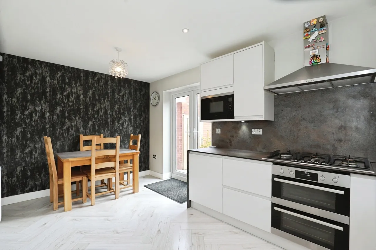 Alfred King Close, Shavington, Crewe, Cheshire, CW2, photo 5