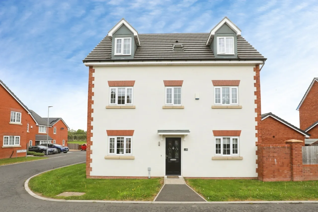 4 bed house for sale — Alfred King Close, Shavington, Crewe, Cheshire, CW2