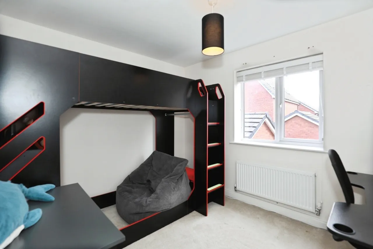Alfred King Close, Shavington, Crewe, Cheshire, CW2, photo 10