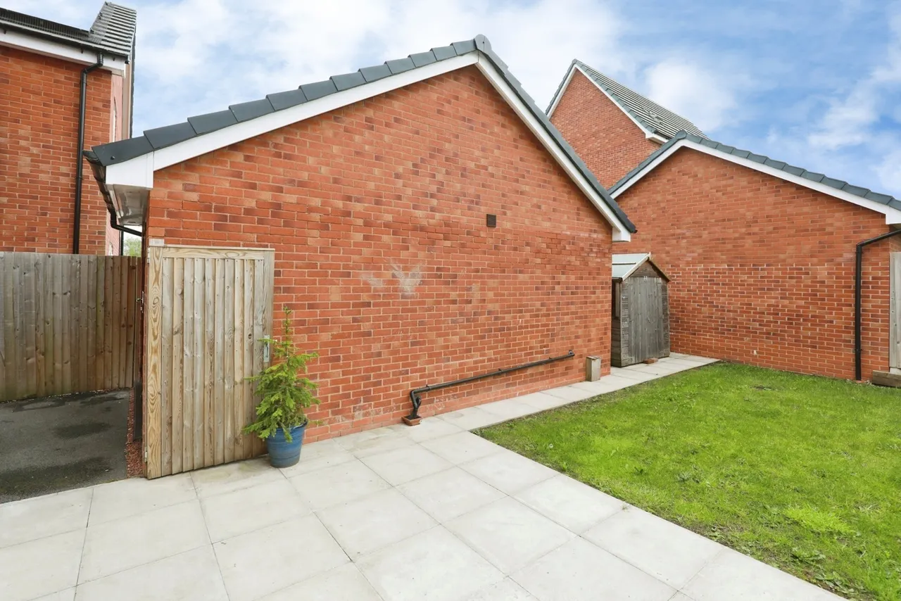 Alfred King Close, Shavington, Crewe, Cheshire, CW2, photo 18
