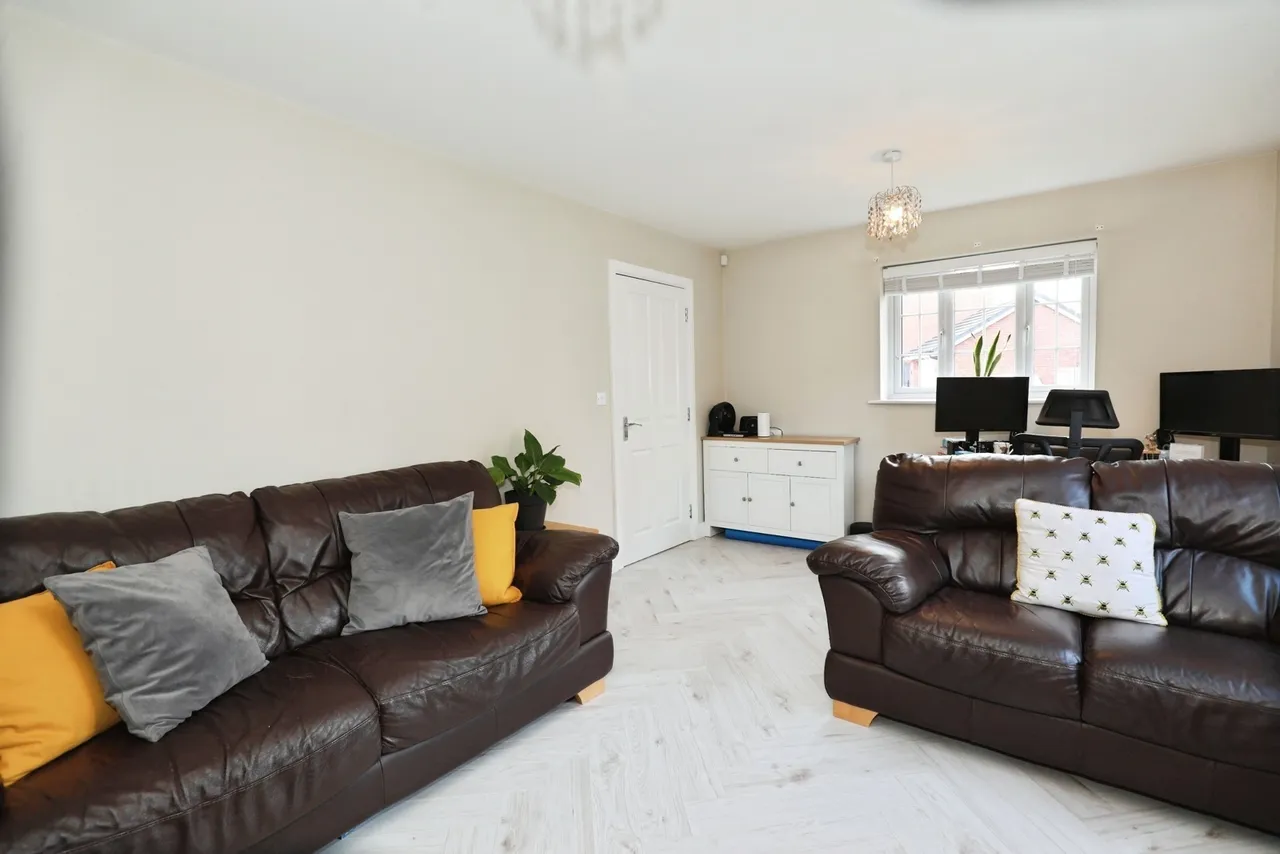 Alfred King Close, Shavington, Crewe, Cheshire, CW2, photo 7