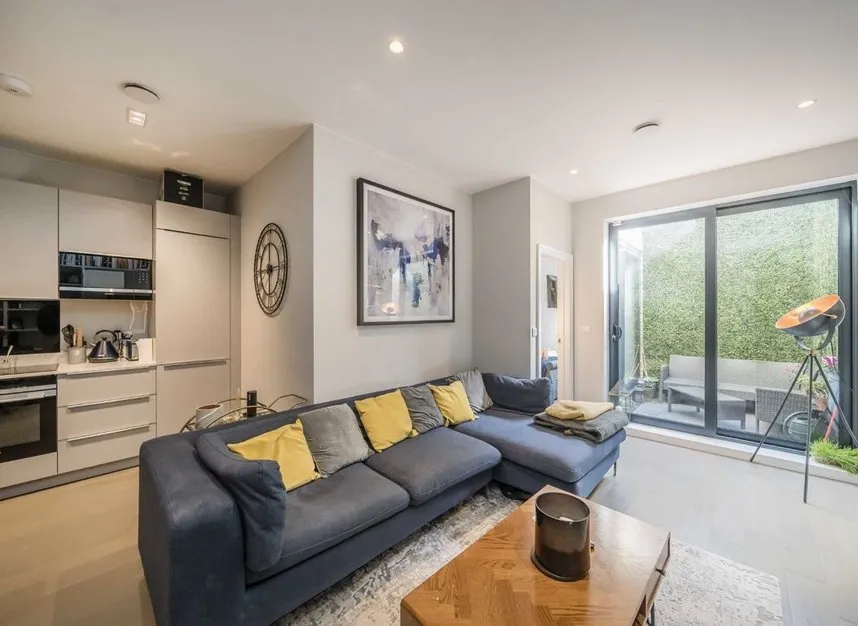 Northfield Avenue, Northfield, W13, photo 2