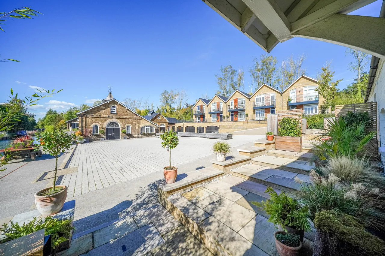 Bulbourne Yard, Bulbourne, HP23, photo 14