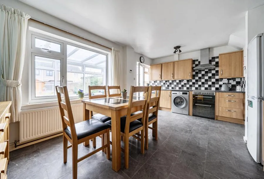 Priors Lea, Yate, BS37, photo 2