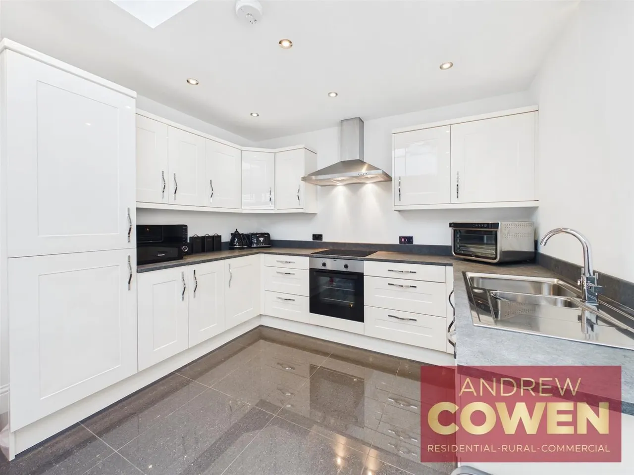 Blenheim Terrace, Scarborough YO12 7HF, photo 6