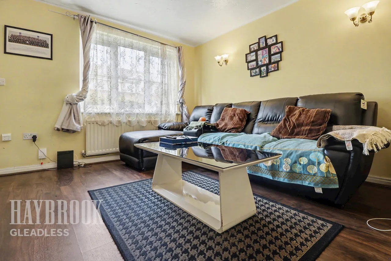 Darnley Drive, Sheffield, photo 5