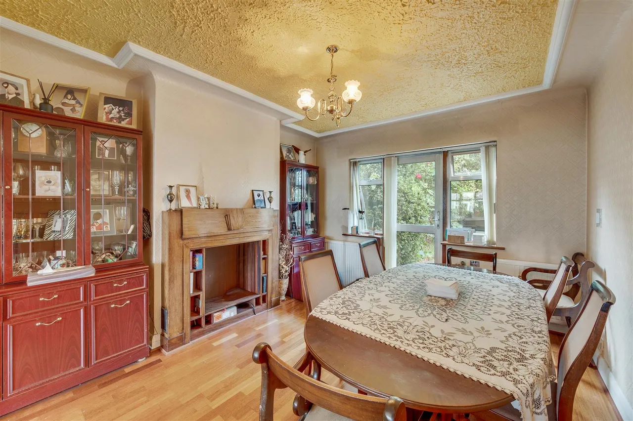 Lewis Crescent, London, NW10, photo 4