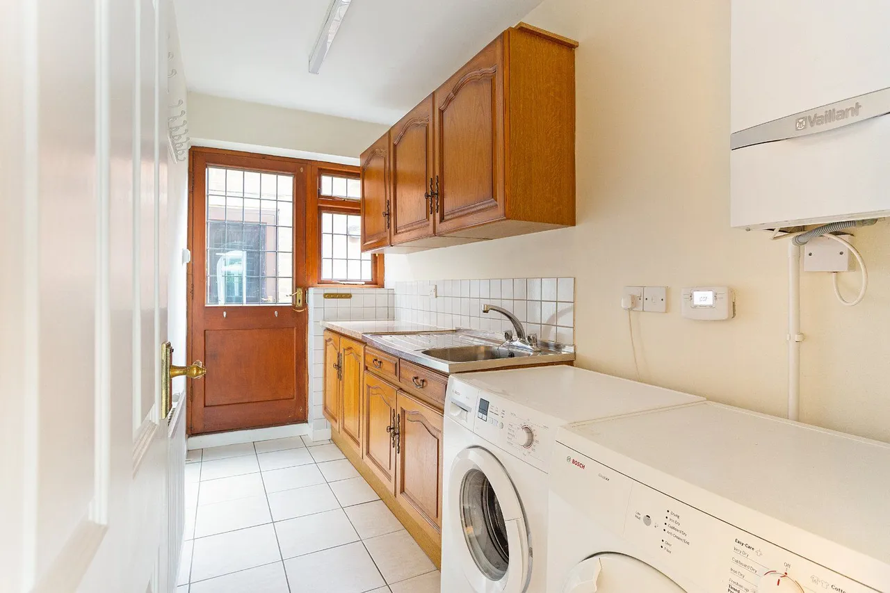 Monks Road, Virginia Water, Surrey, GU25 4RR, photo 7