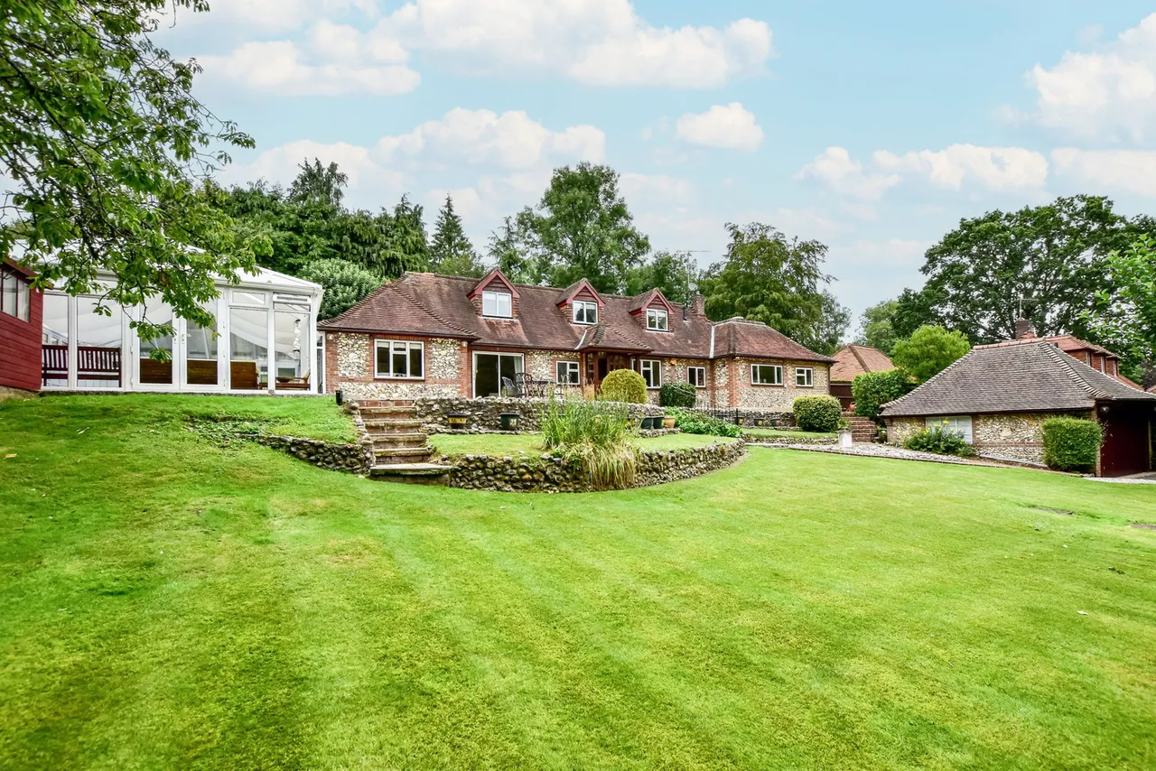 4 bed house for sale — Rucklers Lane, Kings Langley, WD4 9NQ