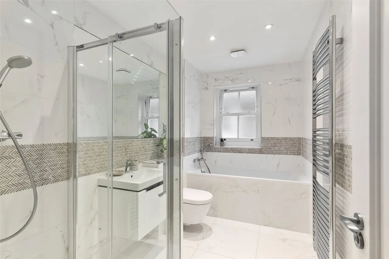 Warwick Close, Hampton, TW12 2TY, photo 11