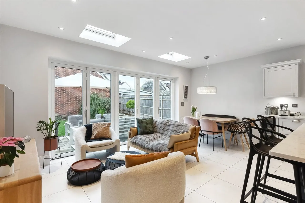 Warwick Close, Hampton, TW12 2TY, photo 5