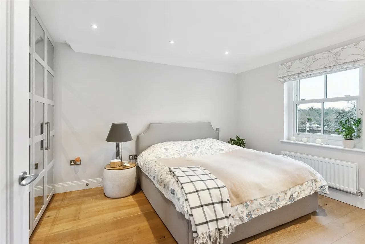 Warwick Close, Hampton, TW12 2TY, photo 6