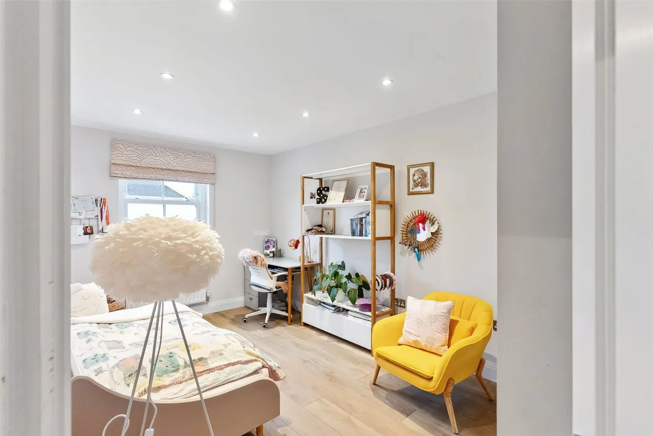 Warwick Close, Hampton, TW12 2TY, photo 10