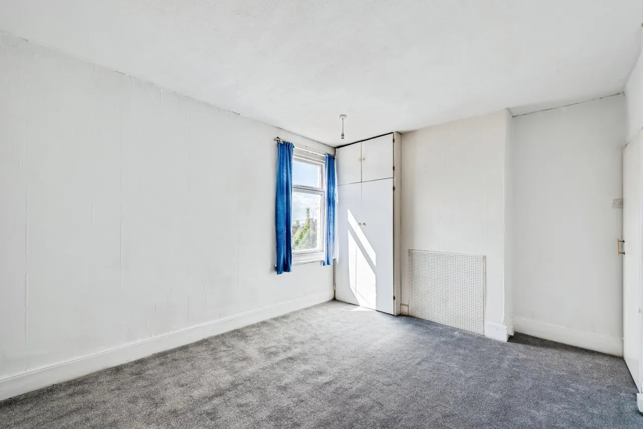 Newhall Street, Wiltshire, SN1, photo 12