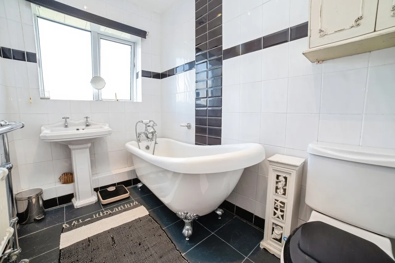 Beck Lane, SUTTON-IN-ASHFIELD, Nottinghamshire, NG17, photo 16
