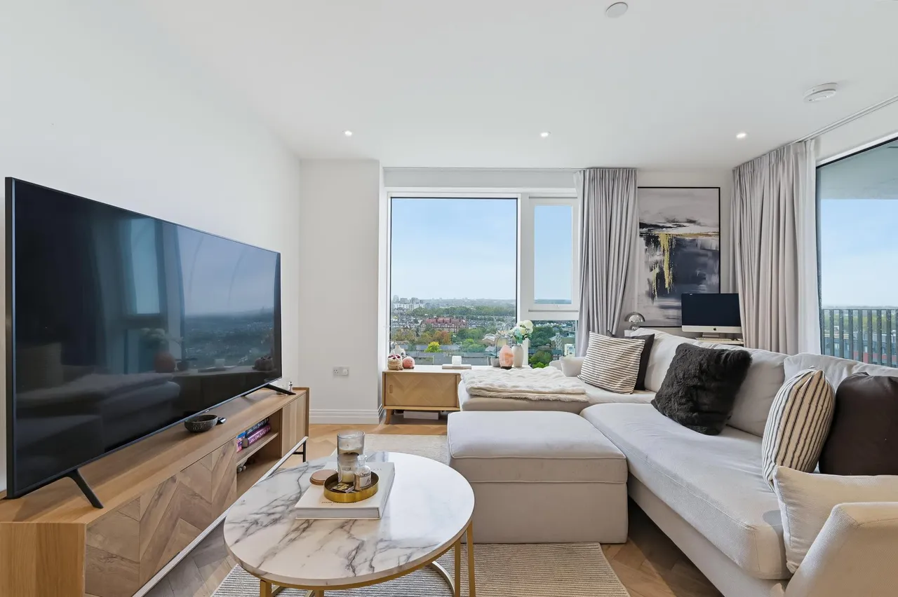 1 bed flat for sale, Bridgewater Avenue, SW6