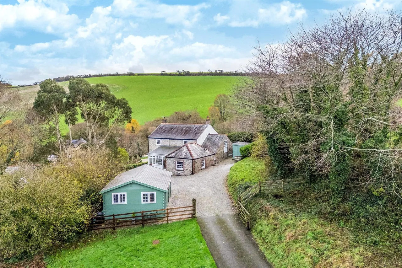 4 bed house for sale, Polmear Hill, Nr Fowey