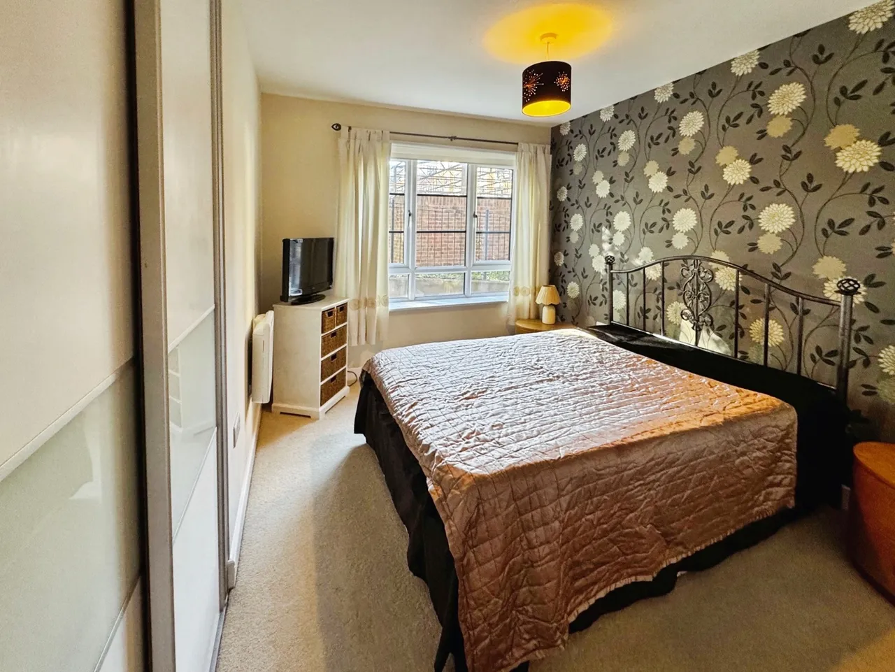 Kestrel Road, Farnborough, GU14, photo 6