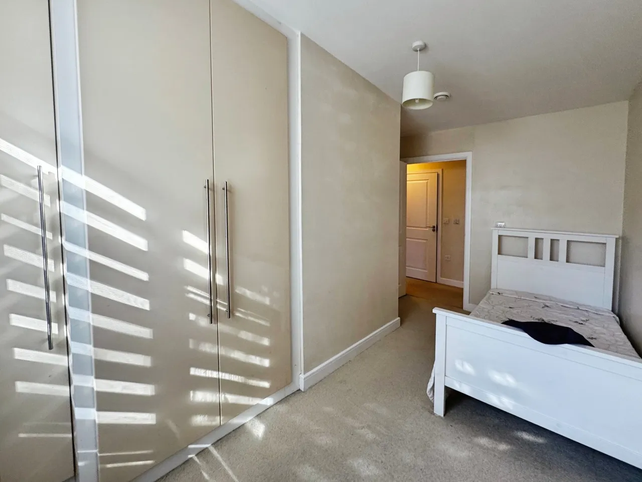 Kestrel Road, Farnborough, GU14, photo 4