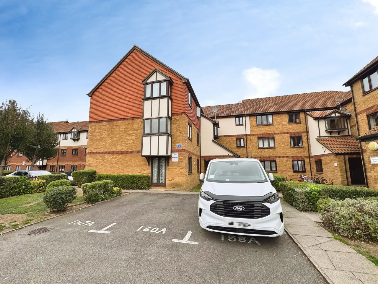 Magpie Close, Chaffinch Court, NW9, photo 6
