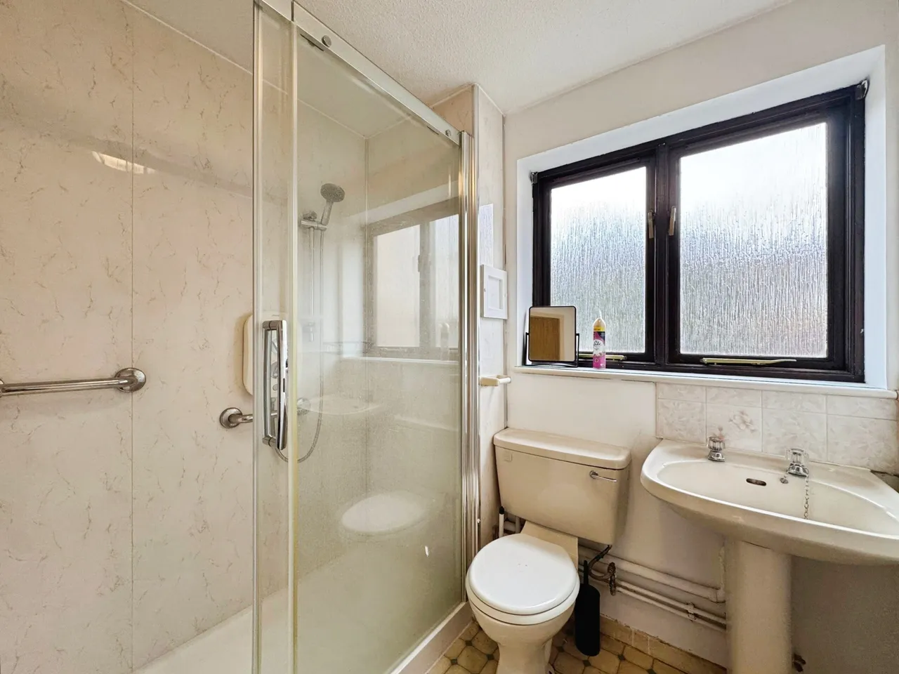 Magpie Close, Chaffinch Court, NW9, photo 5