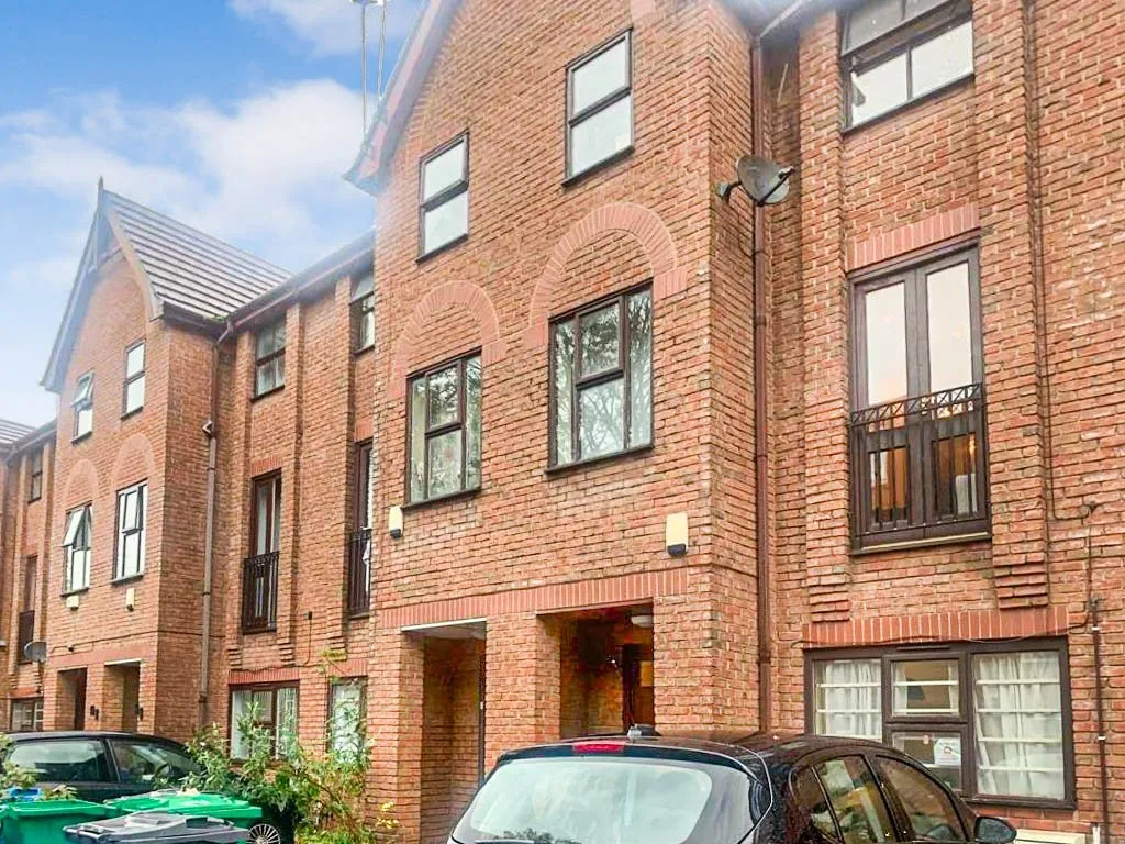 6 bed house to rent, Victoria Road, Fallowfield, M14