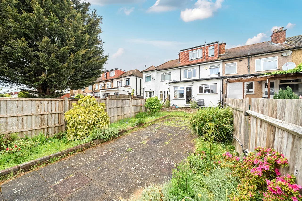 Waverley Road, Harrow, HA2, photo 2