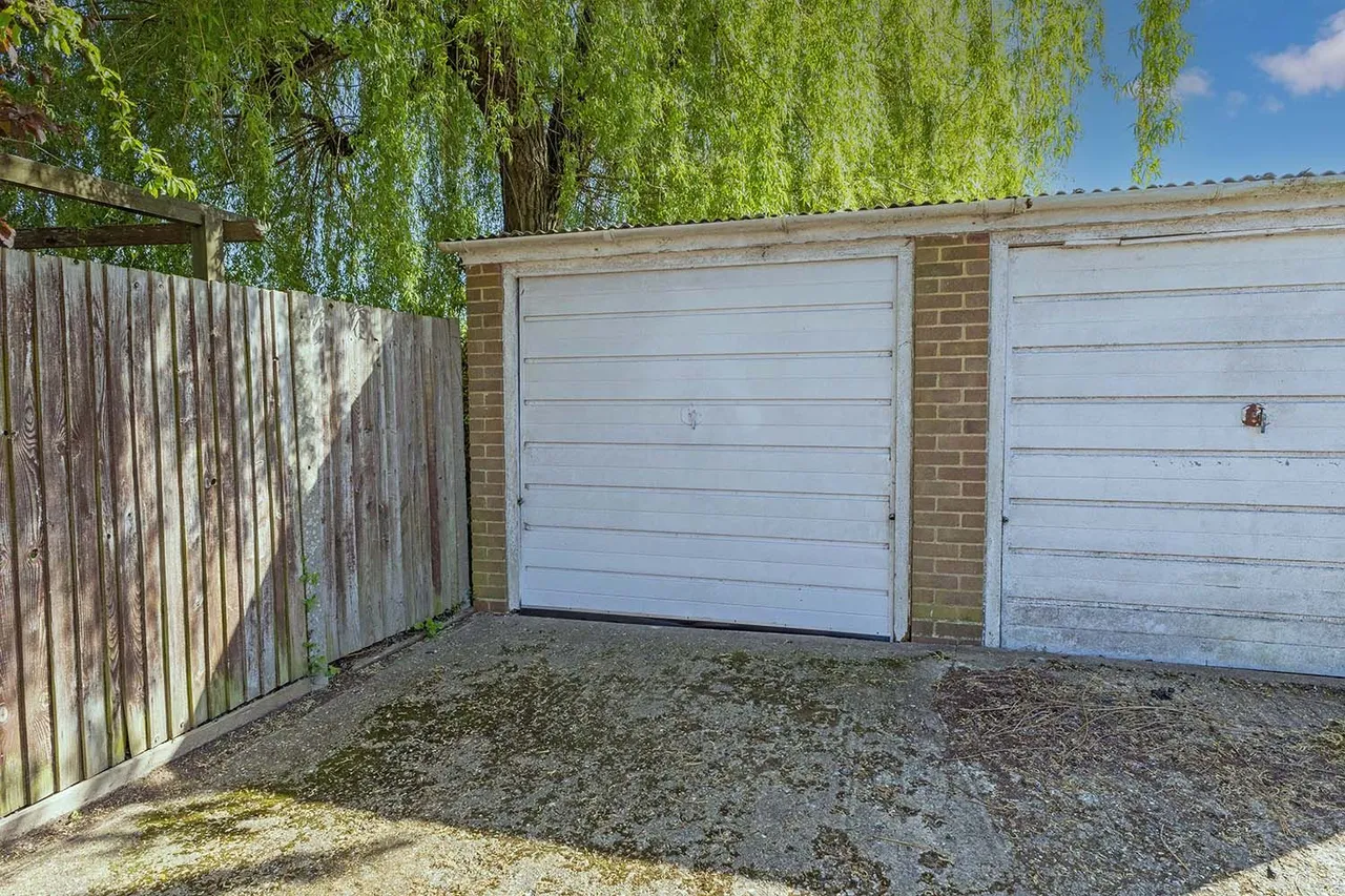 Mallow Park, Cranbrook Drive, Maidenhead, Berkshire SL6, photo 18
