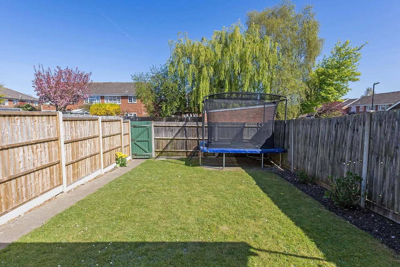 Mallow Park, Cranbrook Drive, Maidenhead, Berkshire SL6, photo 16
