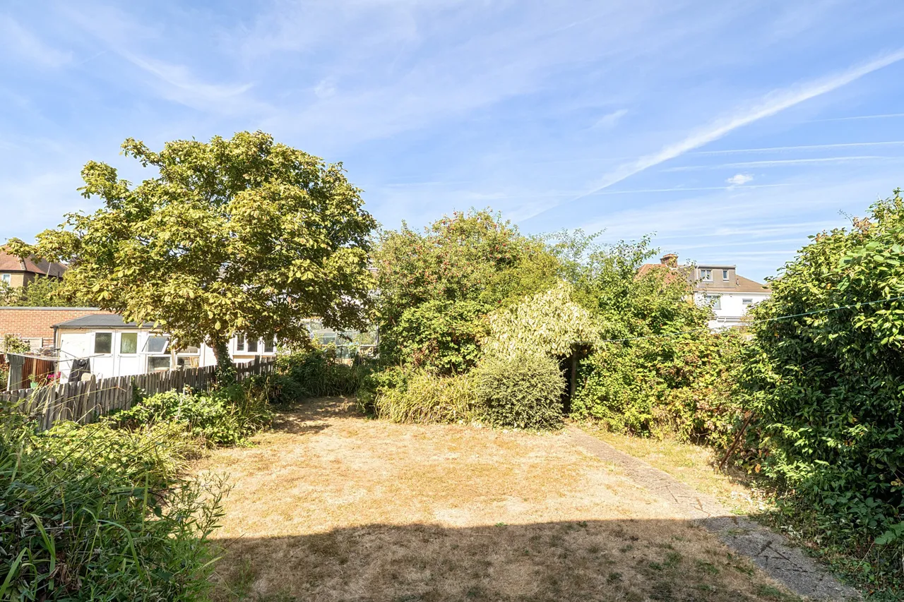A Rare Opportunity on Parkthorne Drive, HA2, photo 5