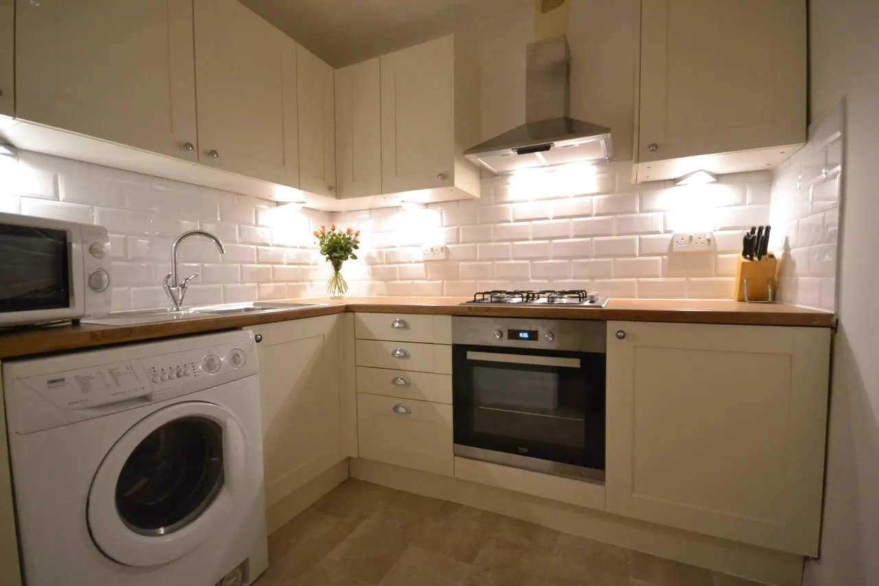 Gardners Crescent, Edinburgh, EH3, photo 4