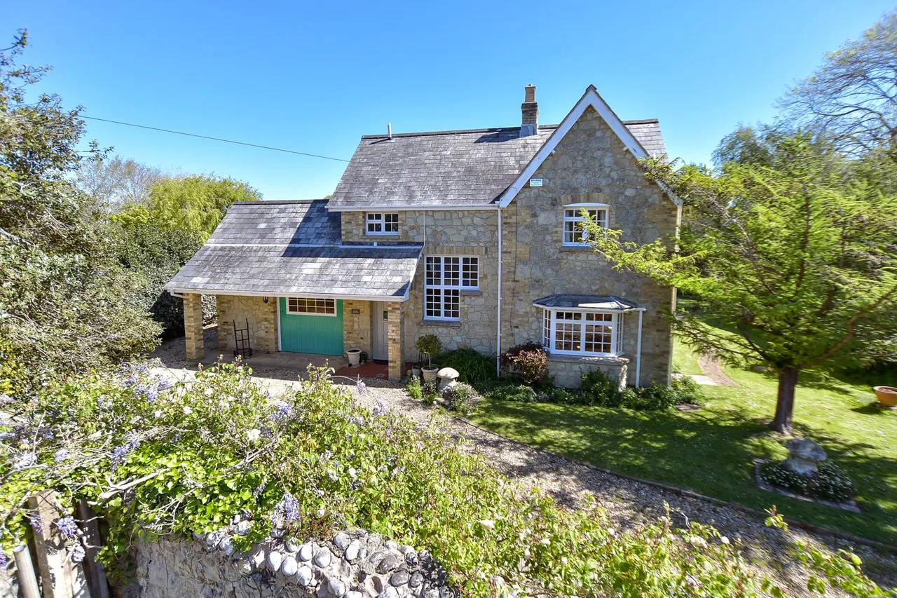 3 bed house for sale, Freshwater, PO40
